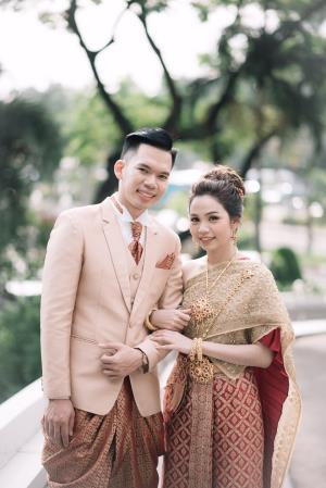 ชุดไทยเจ้าสาว ชุดไทยจักรพรรดิ์ เช่าที่แบมบี้ เวดดิ้ง ห้วยขวาง